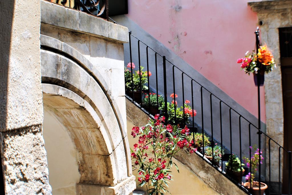Modica Castle Villa ภายนอก รูปภาพ