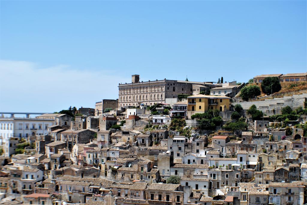 Modica Castle Villa ภายนอก รูปภาพ